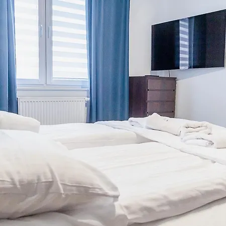 Wisniowy Ogrod Z Garazem Kolobrzeg