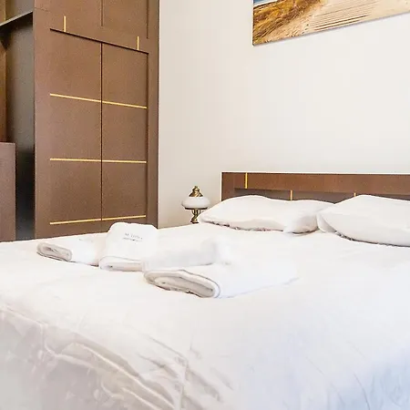 Wisniowy Ogrod Z Garazem Daire