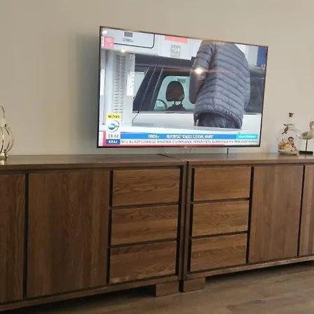 Wiśniowy Ogród Z Garażem Apartamento
