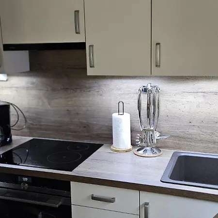 Wiśniowy Ogród Z Garażem * Kołobrzeg