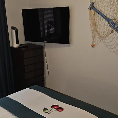 Wiśniowy Ogród Z Garażem * Kołobrzeg