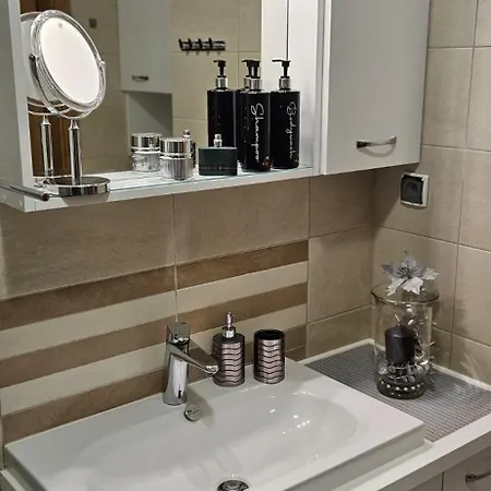Wisniowy Ogrod Z Garazem Apartment *