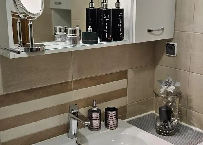 Wiśniowy Ogród Z Garażem Apartament *