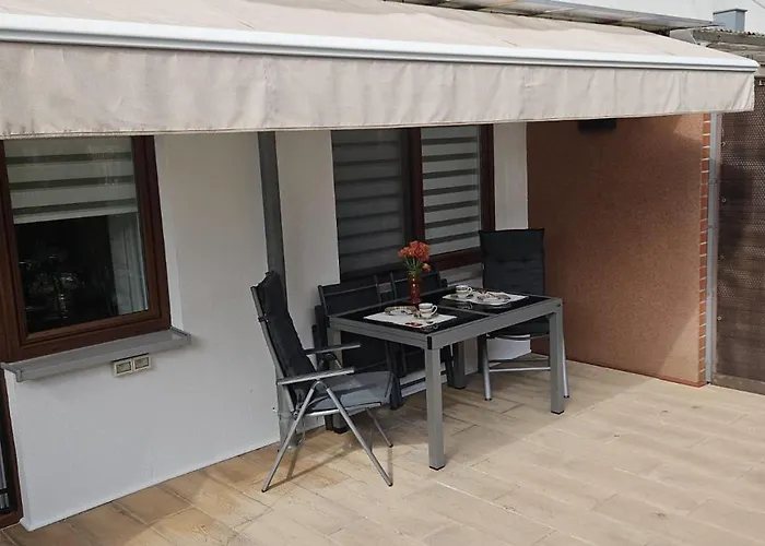 Wiśniowy Ogród Z Garażem *